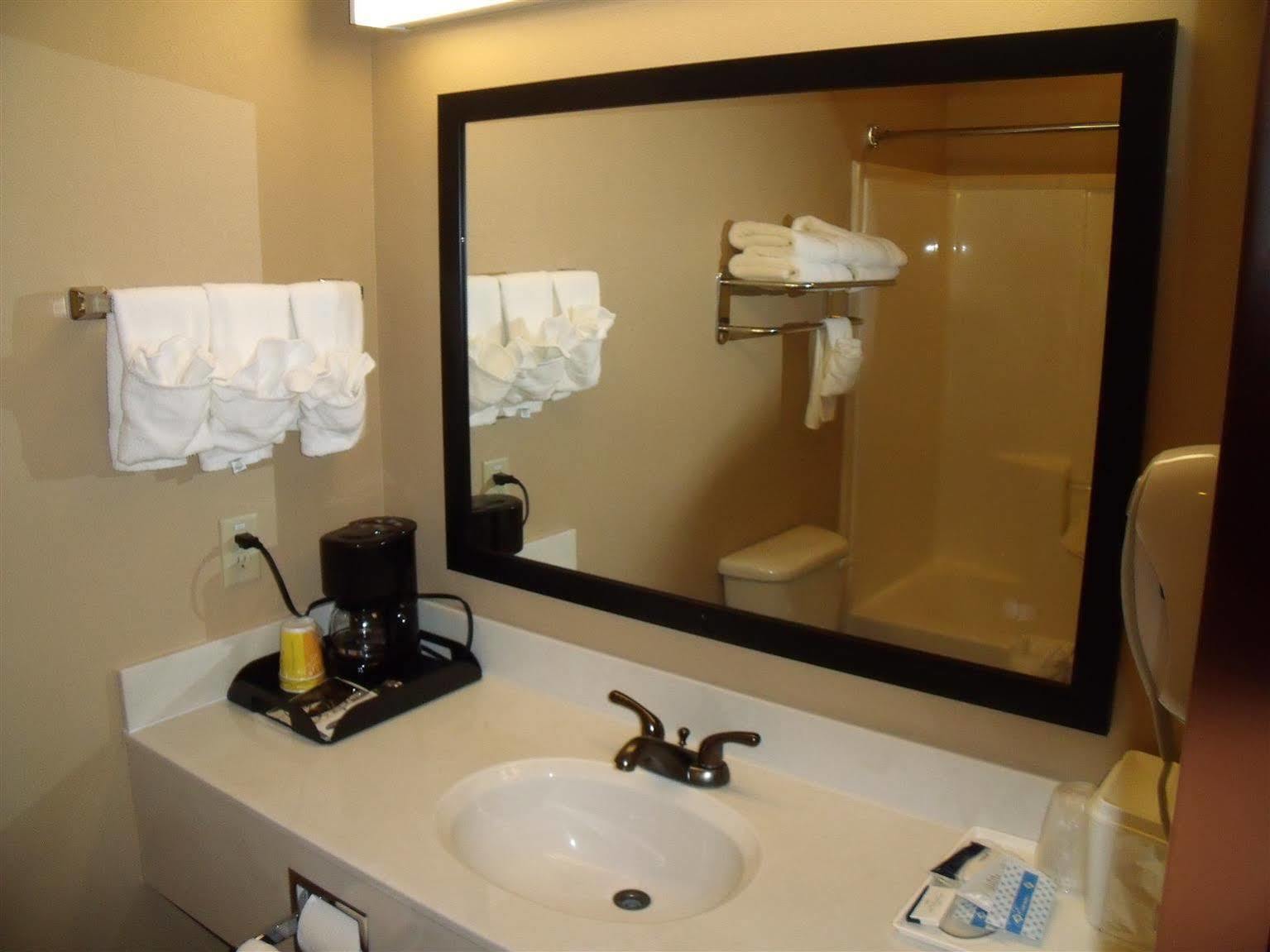 Irish Inn And Suites Muleshoe ภายนอก รูปภาพ